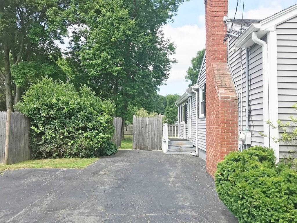 11 Rindone Street Holbrook, MA 02343 - Photo 3 of 38