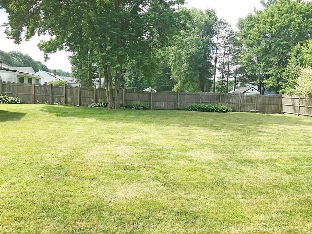 11 Rindone Street Holbrook, MA 02343 - Photo 6 of 38