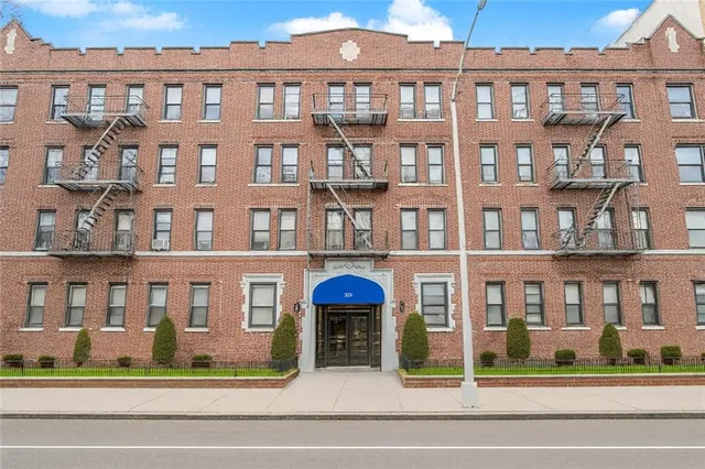 $330,000 | 325 Marine Avenue, Unit B9 | Bay Ridge
