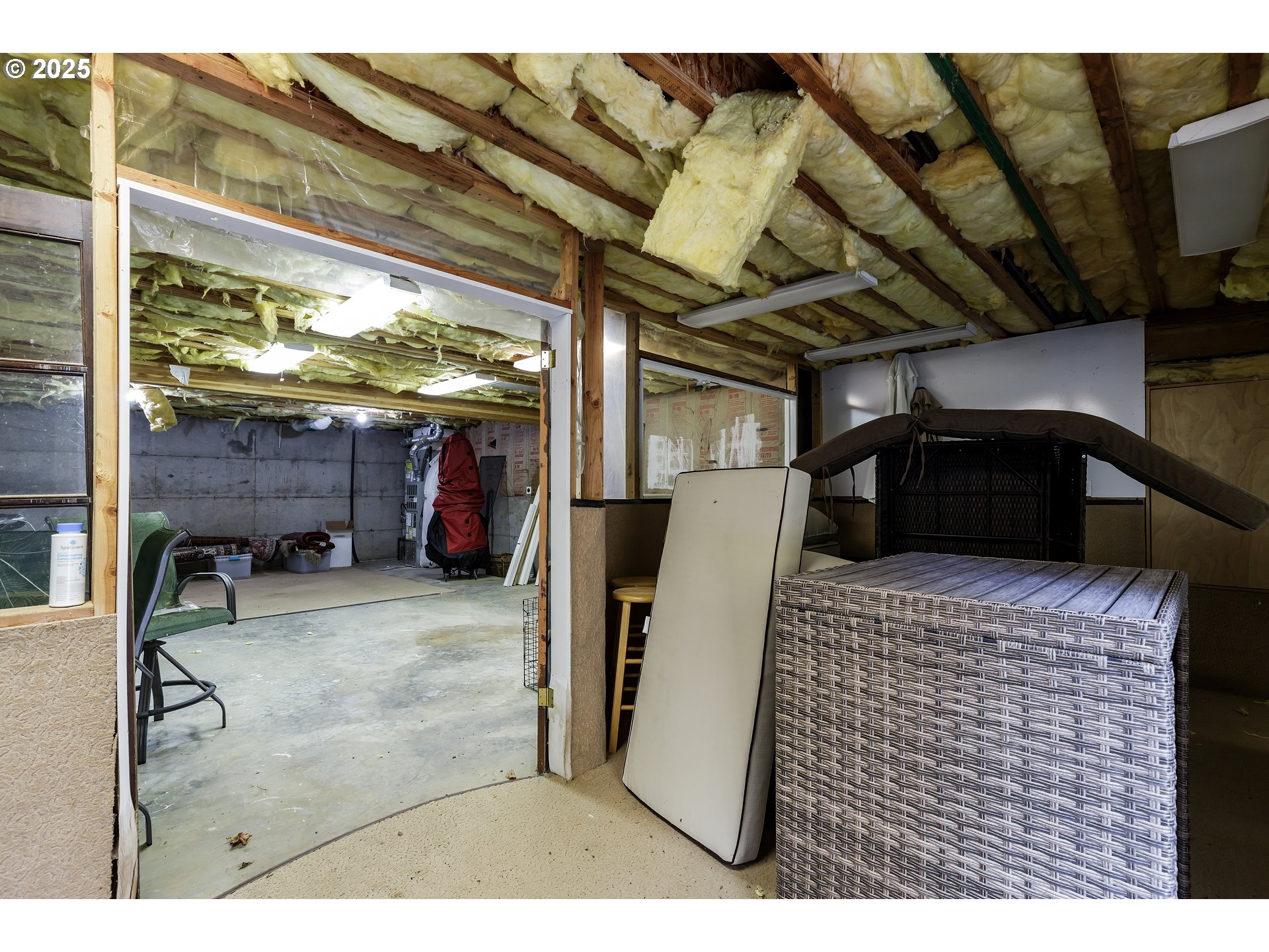 2573 Southeast Morlan Way Gresham, OR 97080 - Photo 35 of 47 a view of a garage