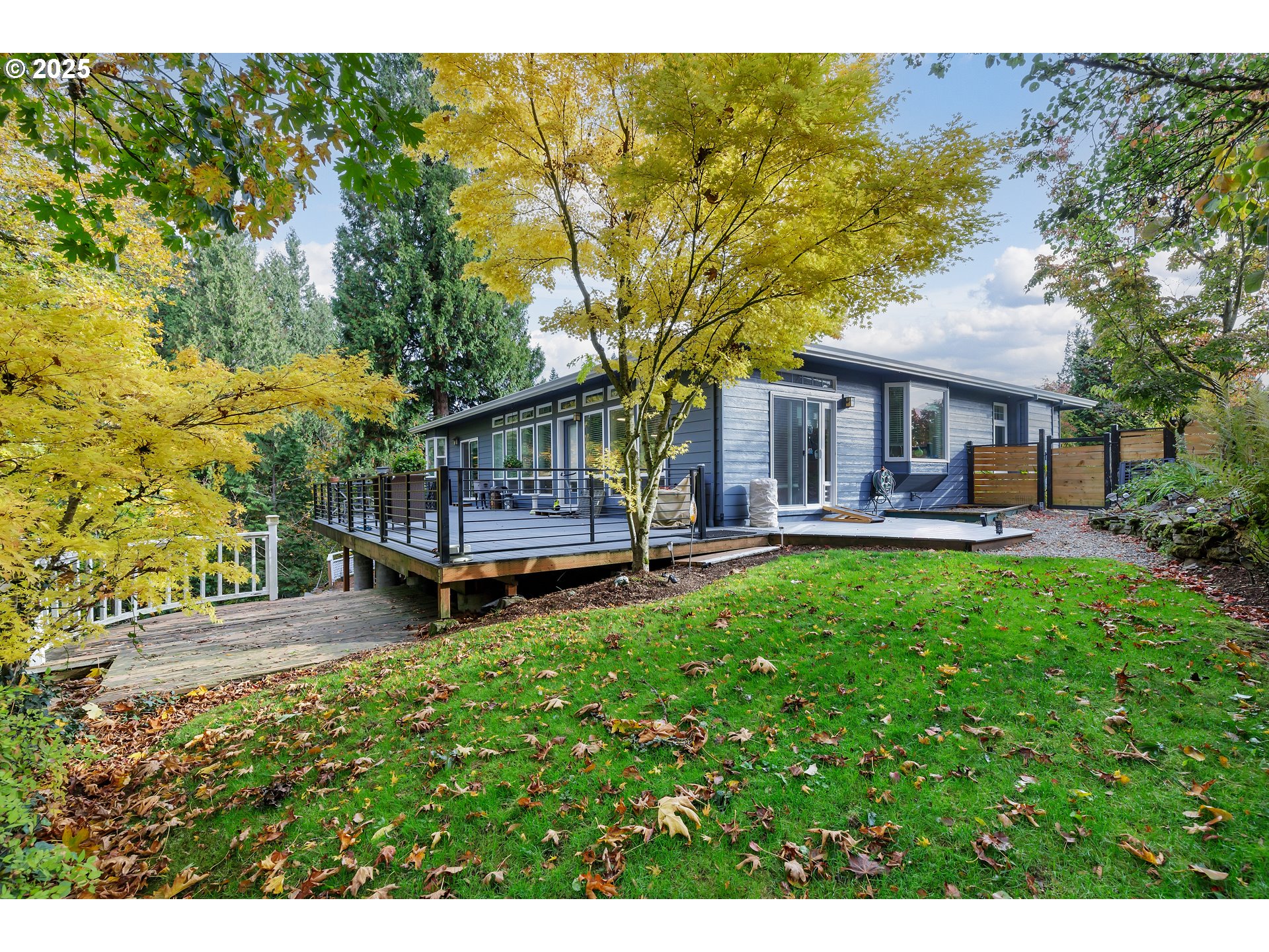 2573 Southeast Morlan Way Gresham, OR 97080 - Photo 40 of 47 a garden view with a seating space