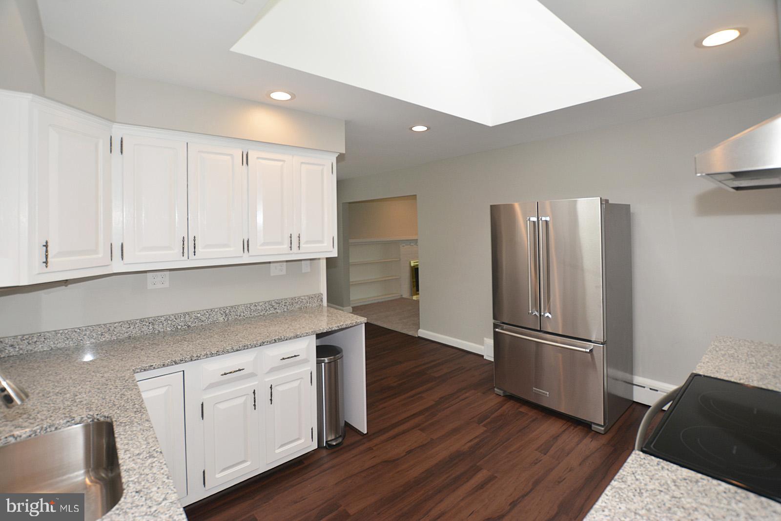 521 Beulah Road Vienna, VA 22180 - Photo 7 of 45 Brand New Granite & Brand New Appliances