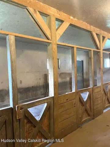 a pathway with a yard