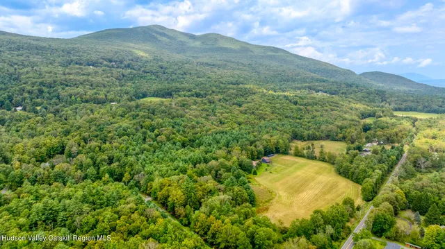 $875,000 | 18 Jomar Lane, Olivebridge, NY 12461