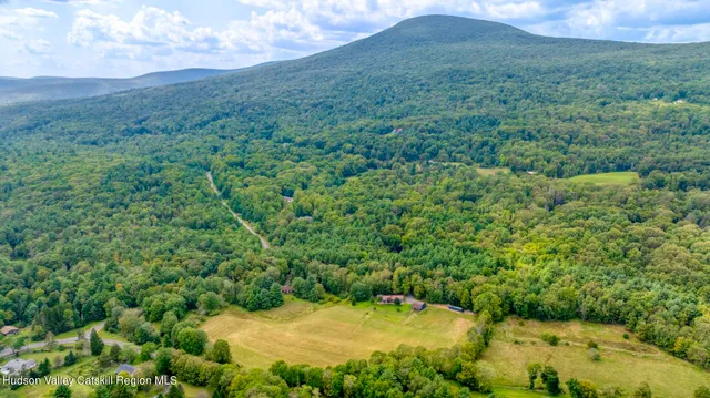 $875,000 | 18 Jomar Lane, Olivebridge, NY 12461