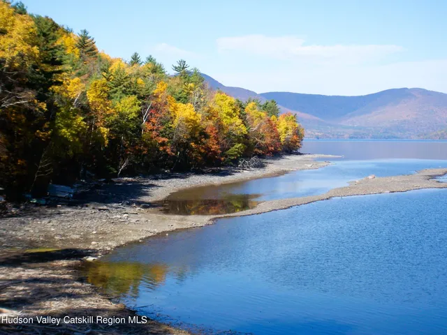 $875,000 | 18 Jomar Lane, Olivebridge, NY 12461