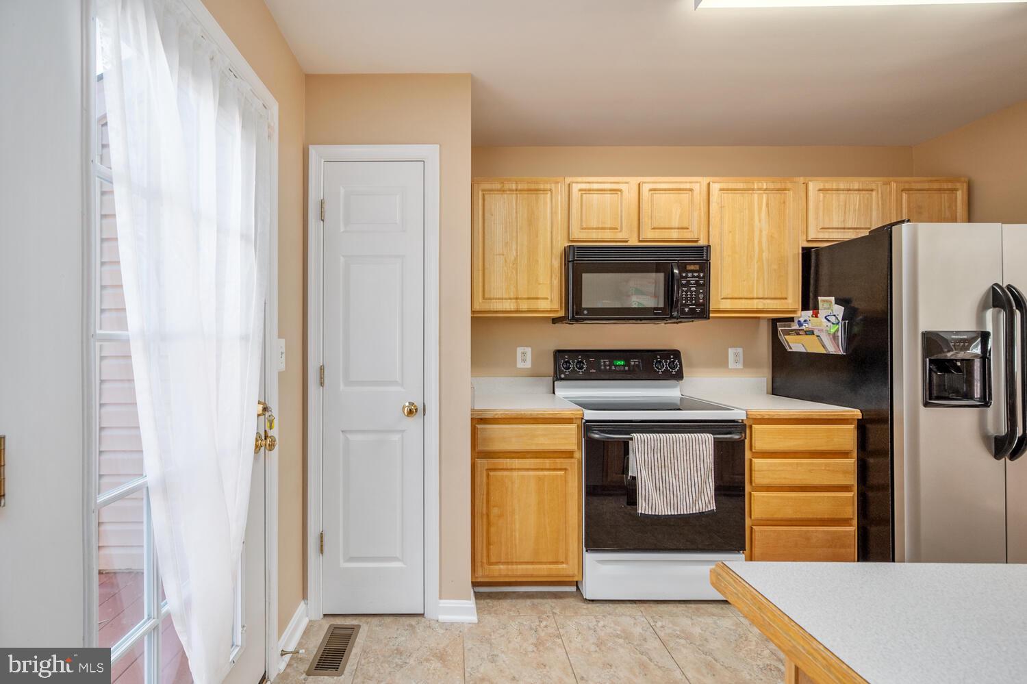 12 Ridge Road Stafford, VA 22556 - Photo 19 of 54 Kitchen