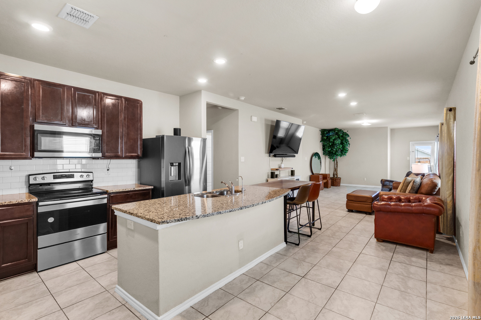 5919 Poolside Park Converse, TX 78109 - Photo 5 of 25