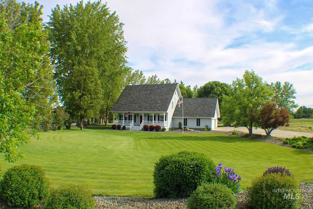 $689,900 | 1725 West Central Road, Emmett, ID 83617