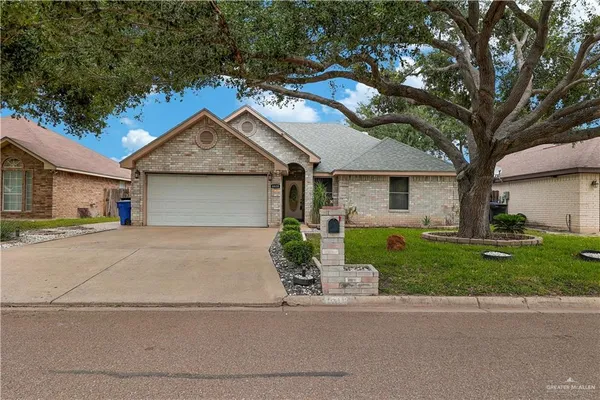 $1,900 | 4608 Ivy Avenue, McAllen, TX 78501