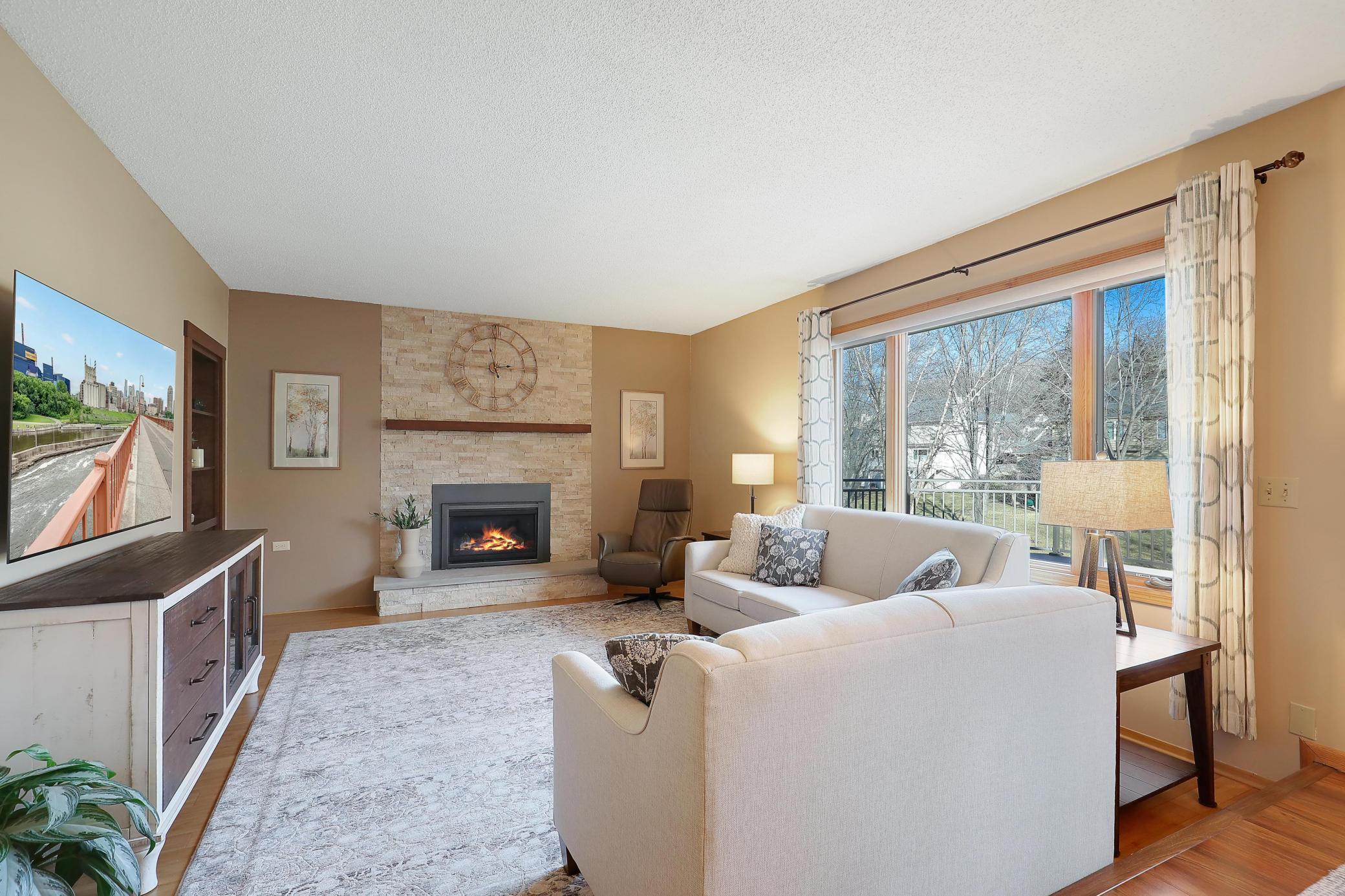 8829 Lakeview Road Bloomington, MN 55438 - Photo 8 of 32 Gallery Image 8