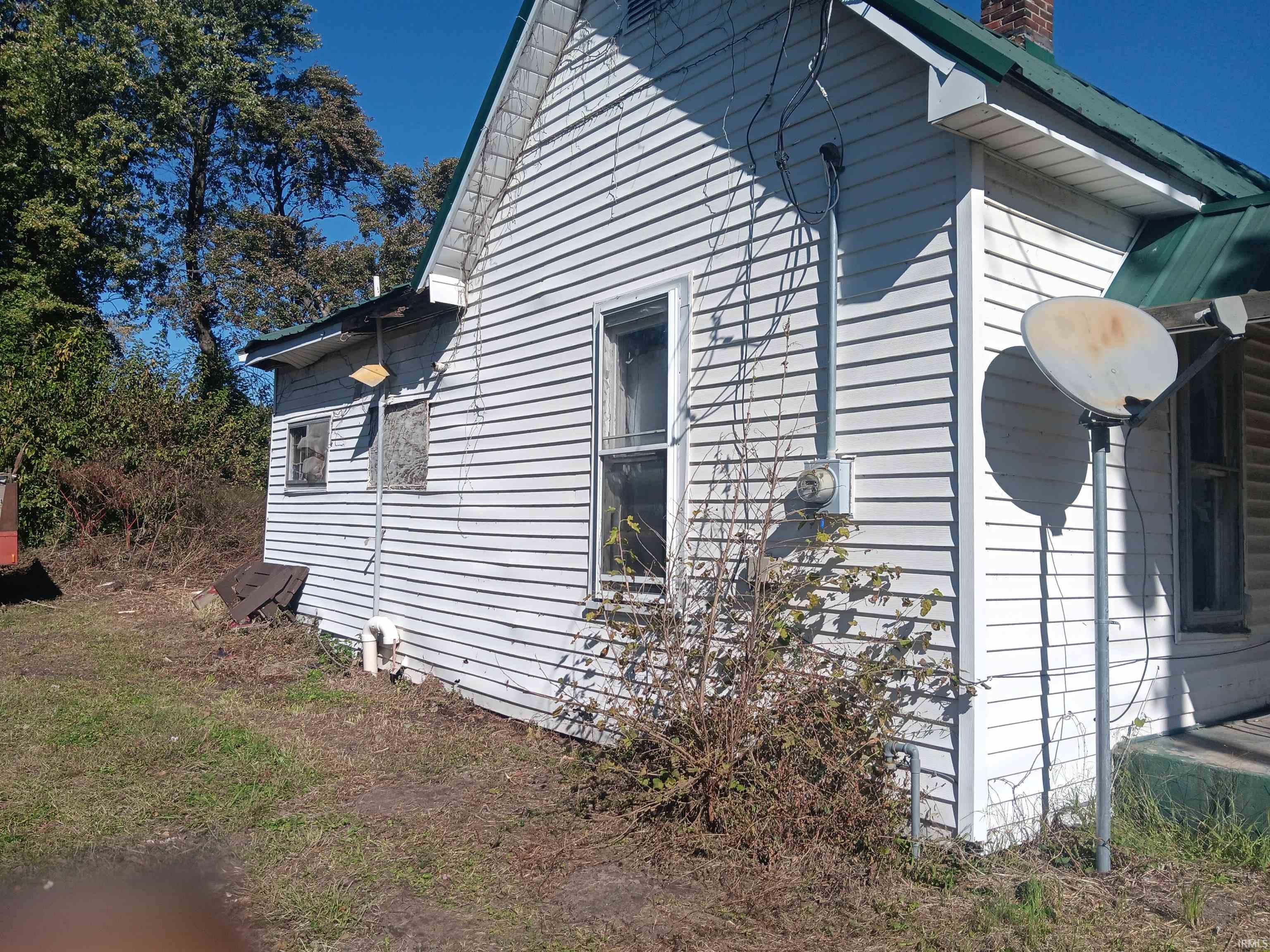 305 Giltner Street Oaktown, IN 47561 - Photo 2 of 20