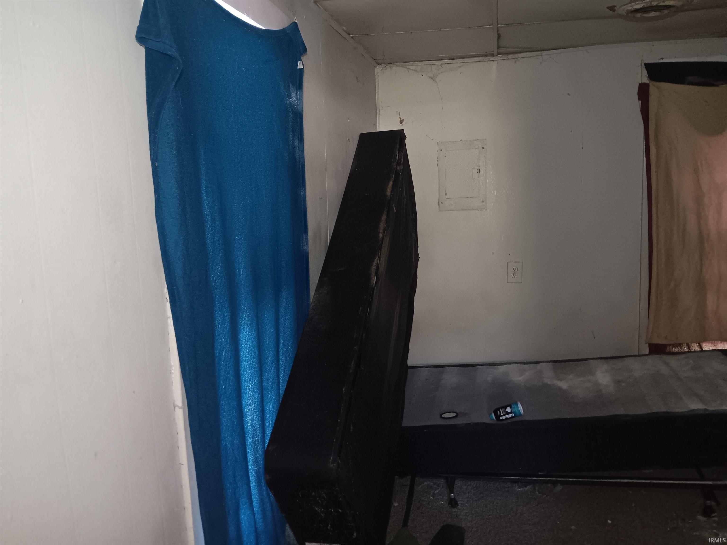 305 Giltner Street Oaktown, IN 47561 - Photo 9 of 20