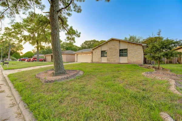 $1,750 | 1510 Chestnut Tree Lane, Houston, TX 77067