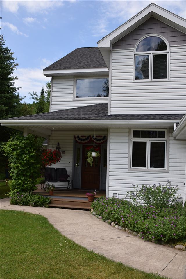 1715 East River Road Traverse City, MI 49696 - Photo 3 of 21 1833165-2.JPG