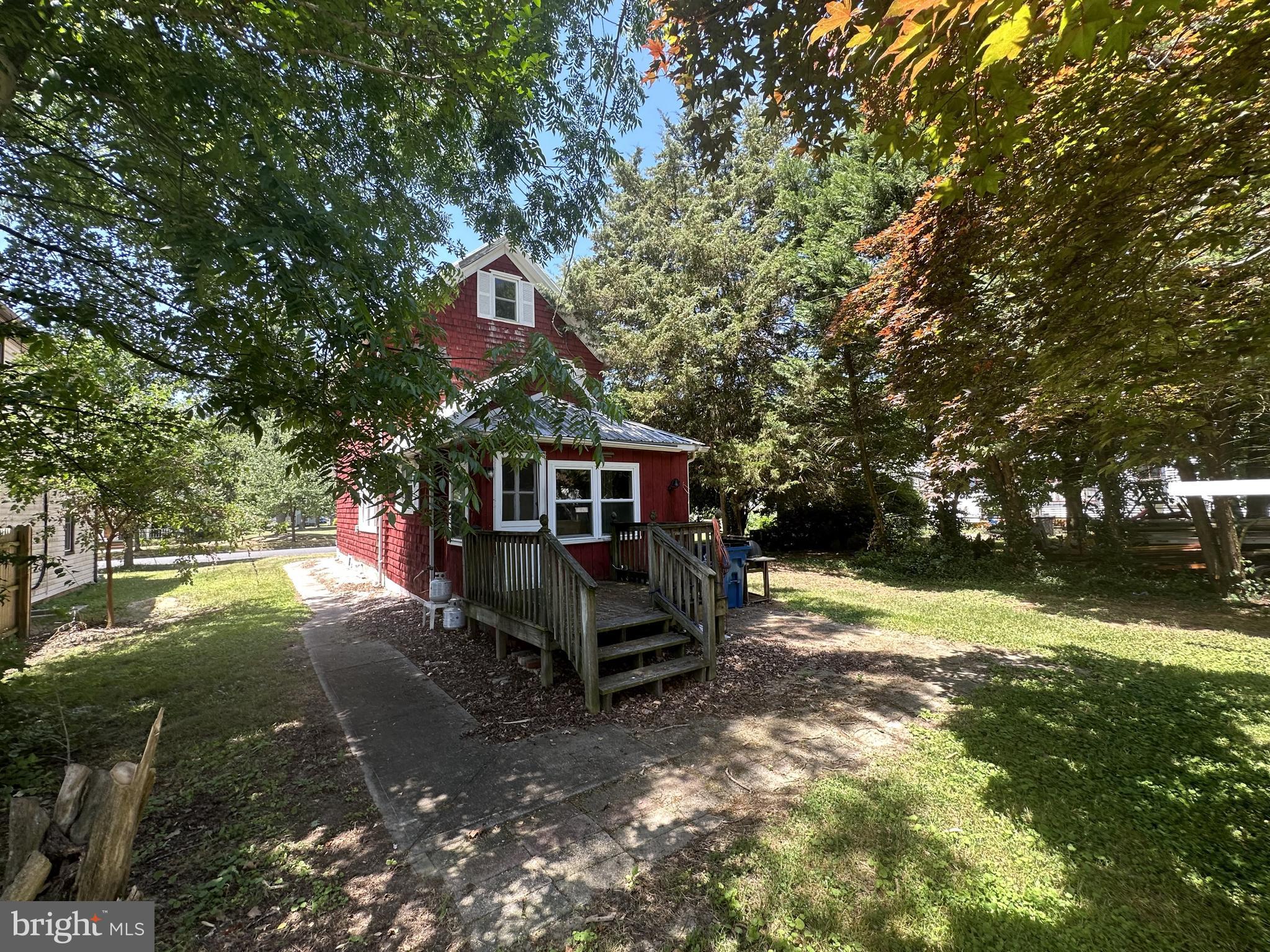 206 Maple Avenue Ridgely, MD 21660 - Photo 3 of 19 Adorned with mature shade trees