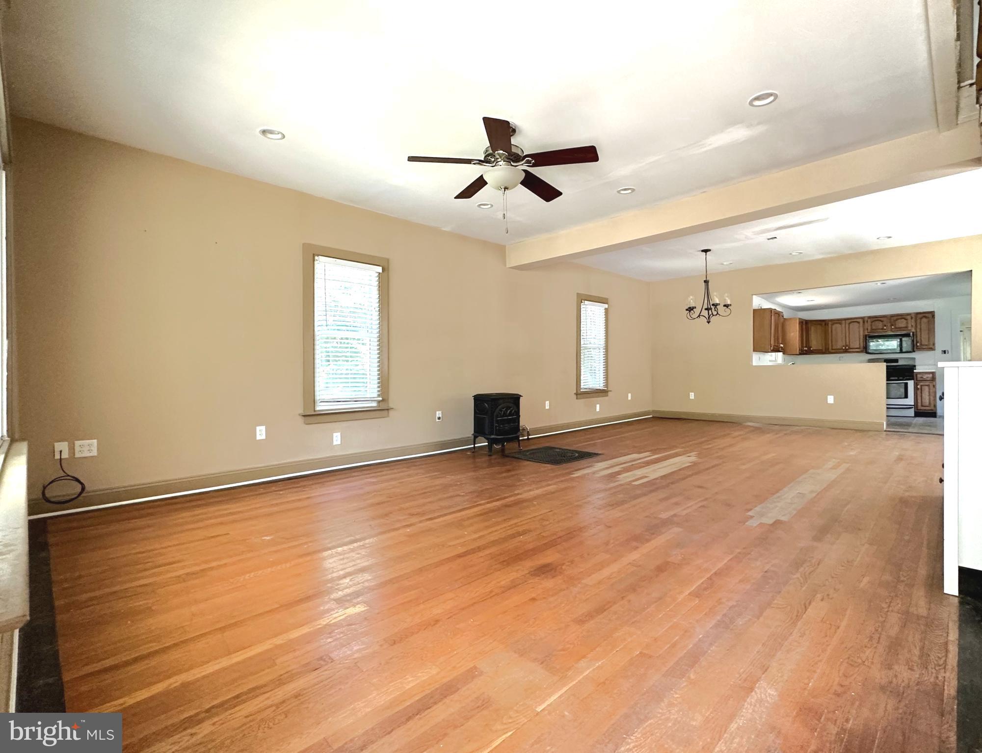 206 Maple Avenue Ridgely, MD 21660 - Photo 5 of 19 Bright & Spacious