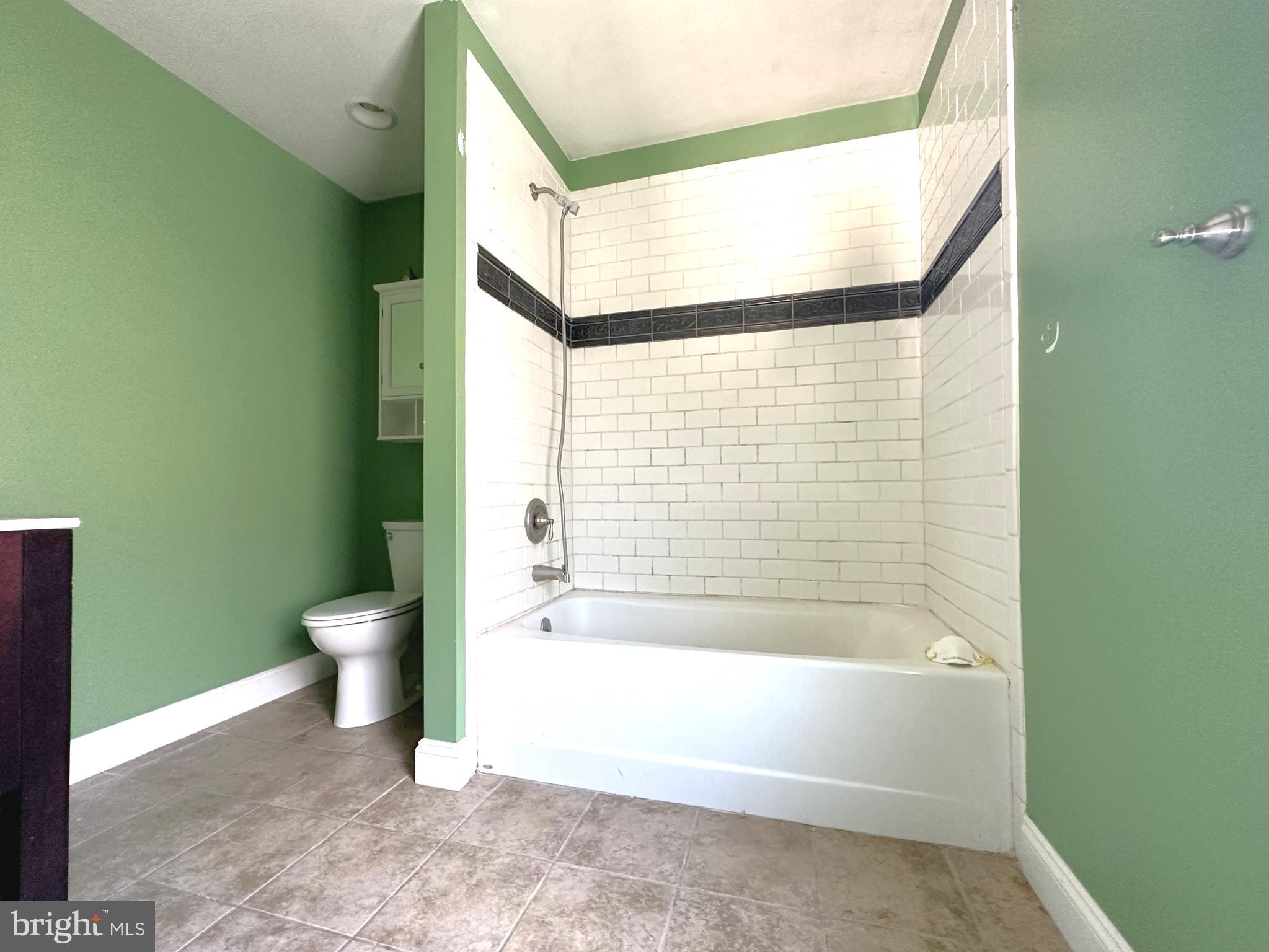 206 Maple Avenue Ridgely, MD 21660 - Photo 10 of 19 2nd Floor bathroom
