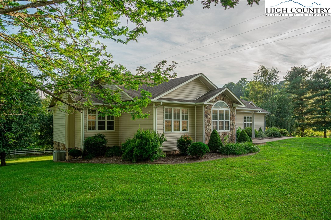 680 J E Gentry Road Crumpler, NC 28617 - Photo 5 of 45 Gallery Image 5