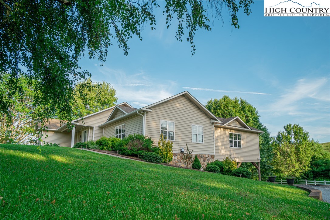 680 J E Gentry Road Crumpler, NC 28617 - Photo 7 of 45 Gallery Image 7