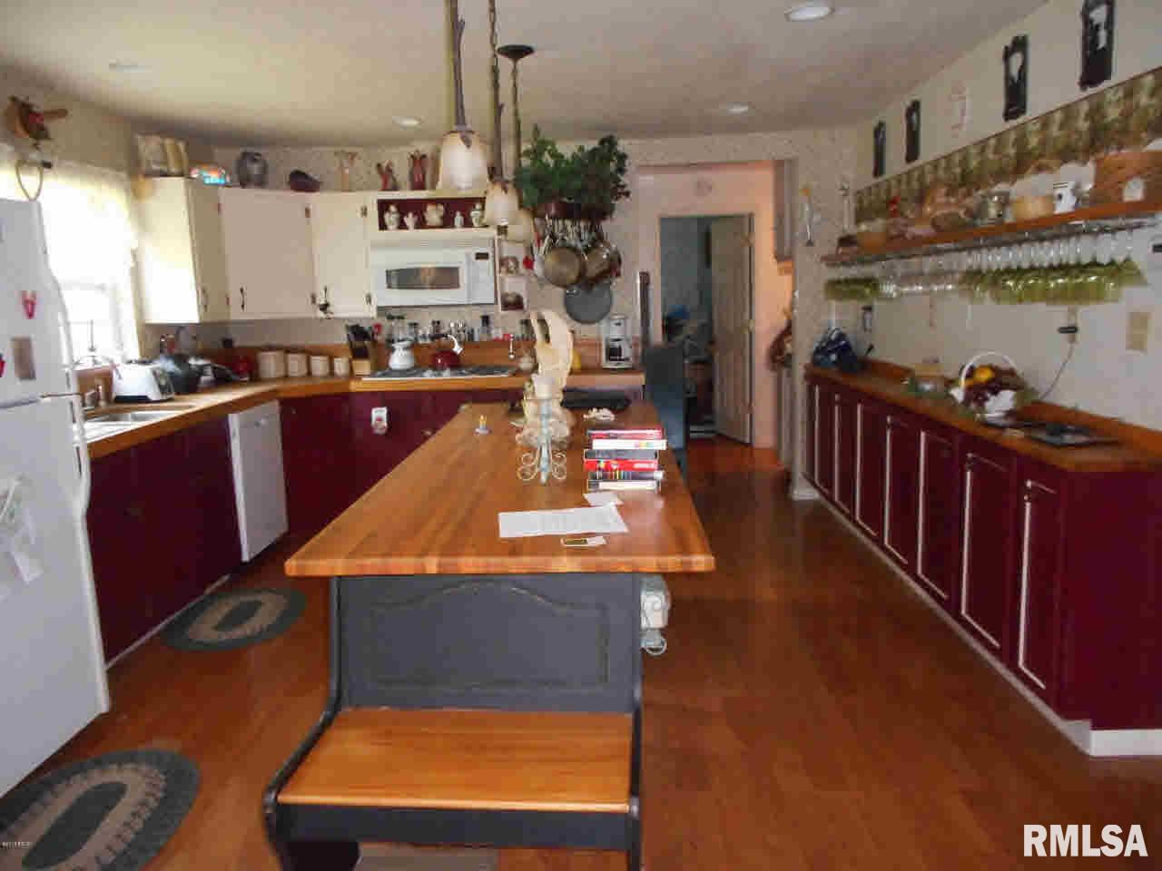 100 East Benedict Valier, IL 62891 - Photo 4 of 16 Gallery Image 4