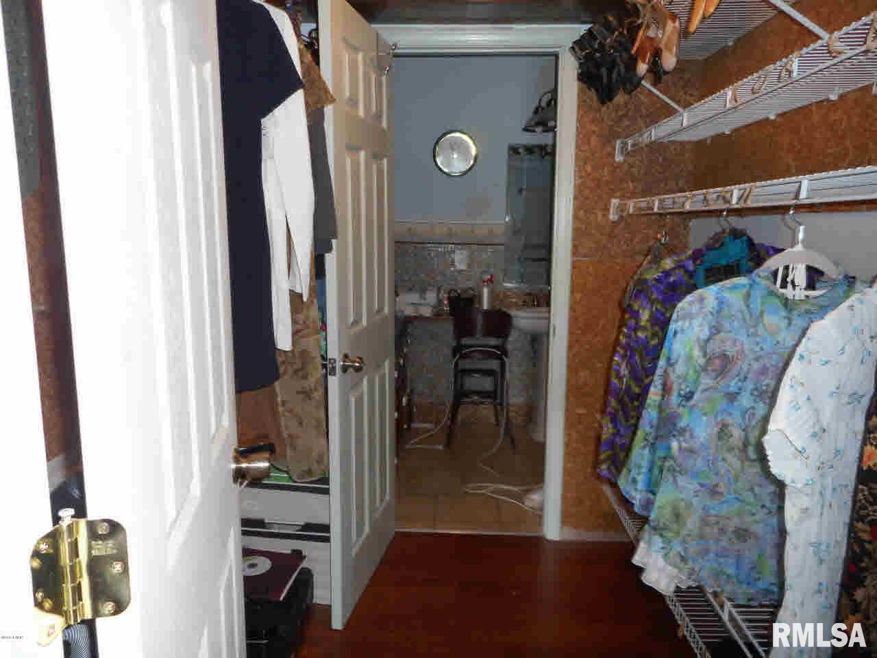 100 East Benedict Valier, IL 62891 - Photo 5 of 16 Gallery Image 5