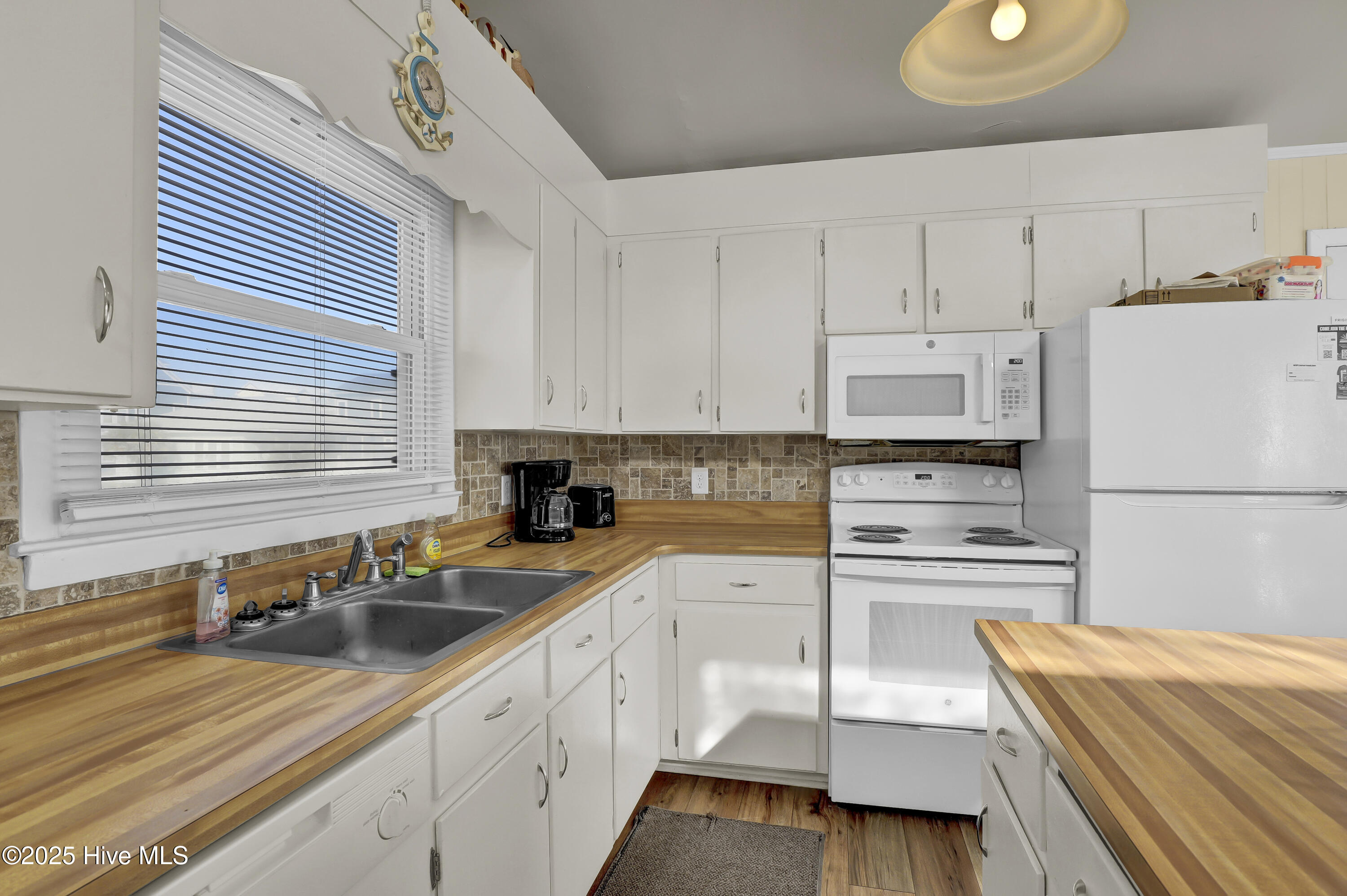 464 Topsail Road North Topsail Beach, NC 28460 - Photo 16 of 39 6G8A5544