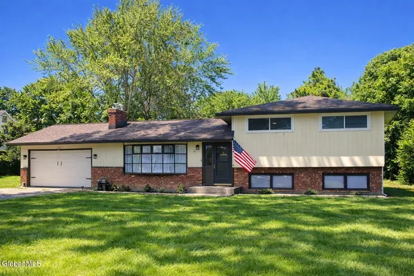 $385,000 | 14 Rosemere Road, Ballston, NY 12019