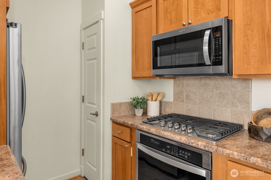 1877 16th Lane Northeast Issaquah, WA 98029 - Photo 17 of 26