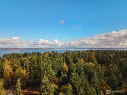 $1,095,000 | 8991 Springwood Avenue Northeast, Bainbridge Island, WA 98110