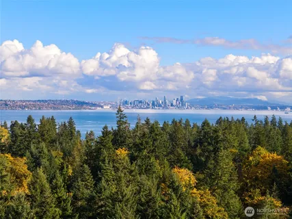 $1,095,000 | 8991 Springwood Avenue Northeast, Bainbridge Island, WA 98110
