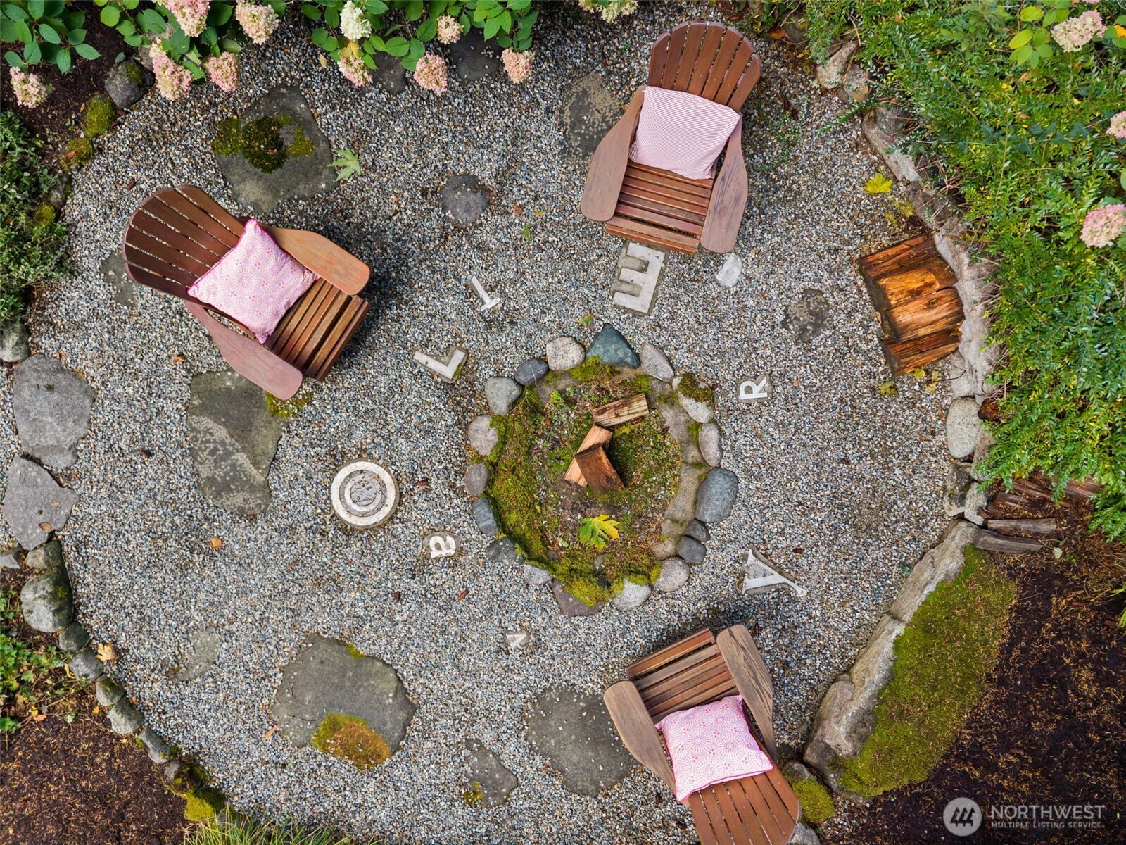 8991 Springwood Avenue Northeast Bainbridge Island, WA 98110 - Photo 4 of 36