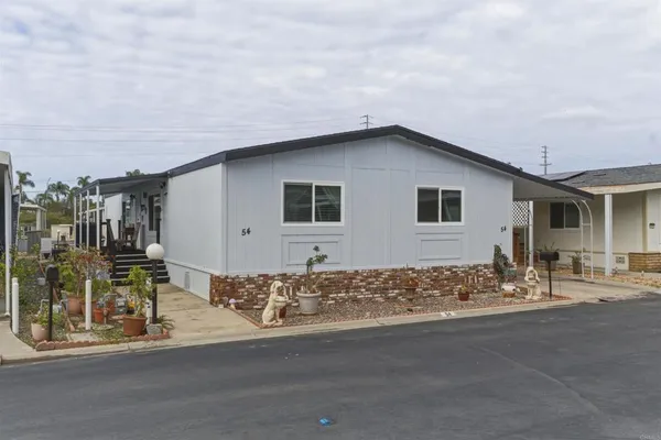 $410,000 | 200 South Emerald Drive, Unit 54, Vista, CA 92081