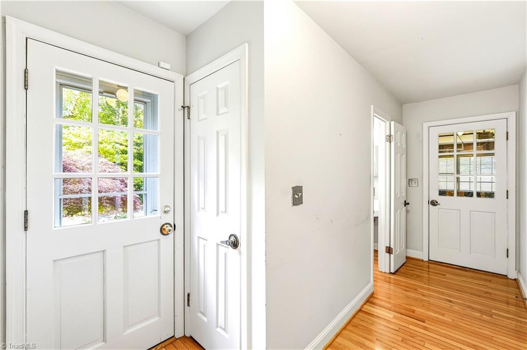 612 Hertford Road Winston-Salem, NC 27104 - Photo 4 of 49