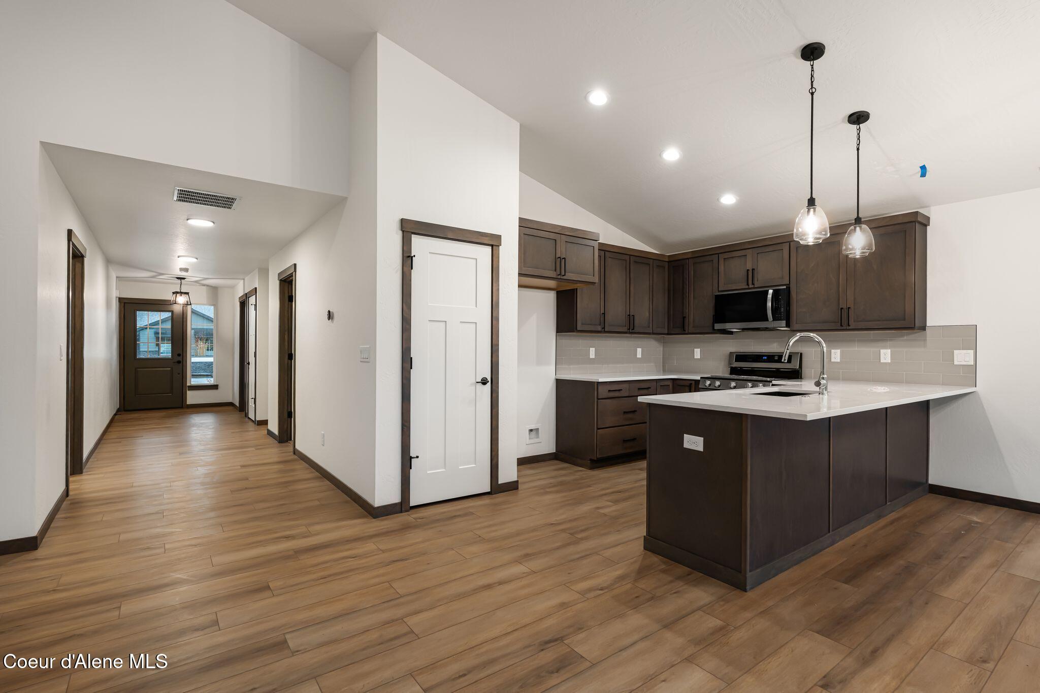 2212 Maverick Court Sandpoint, ID 83864 - Photo 11 of 31 11_A7408303