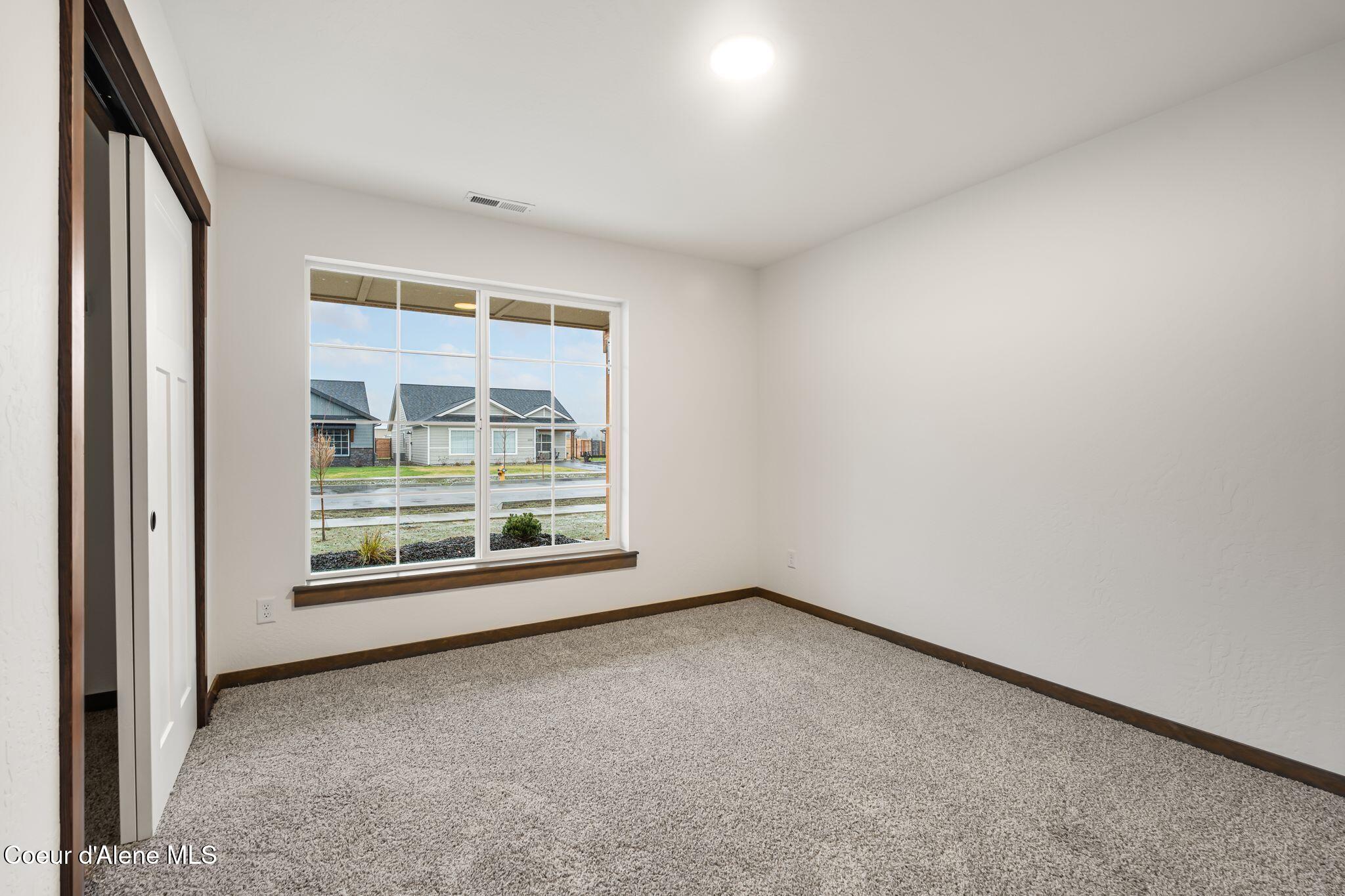 2212 Maverick Court Sandpoint, ID 83864 - Photo 14 of 31 14_A7408268