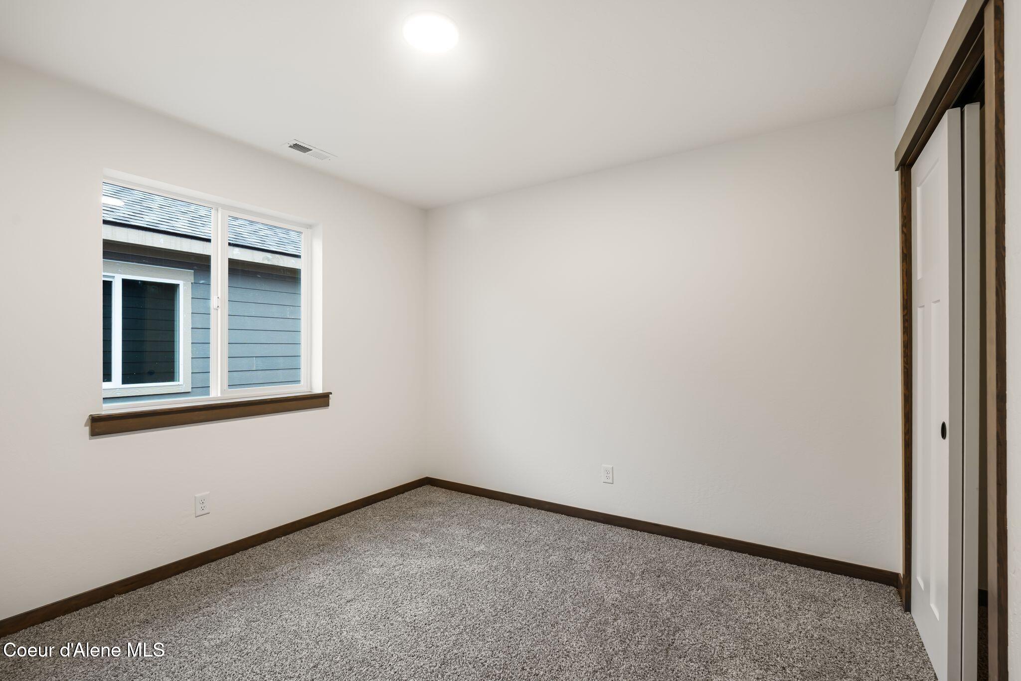 2212 Maverick Court Sandpoint, ID 83864 - Photo 16 of 31 17_A7408283