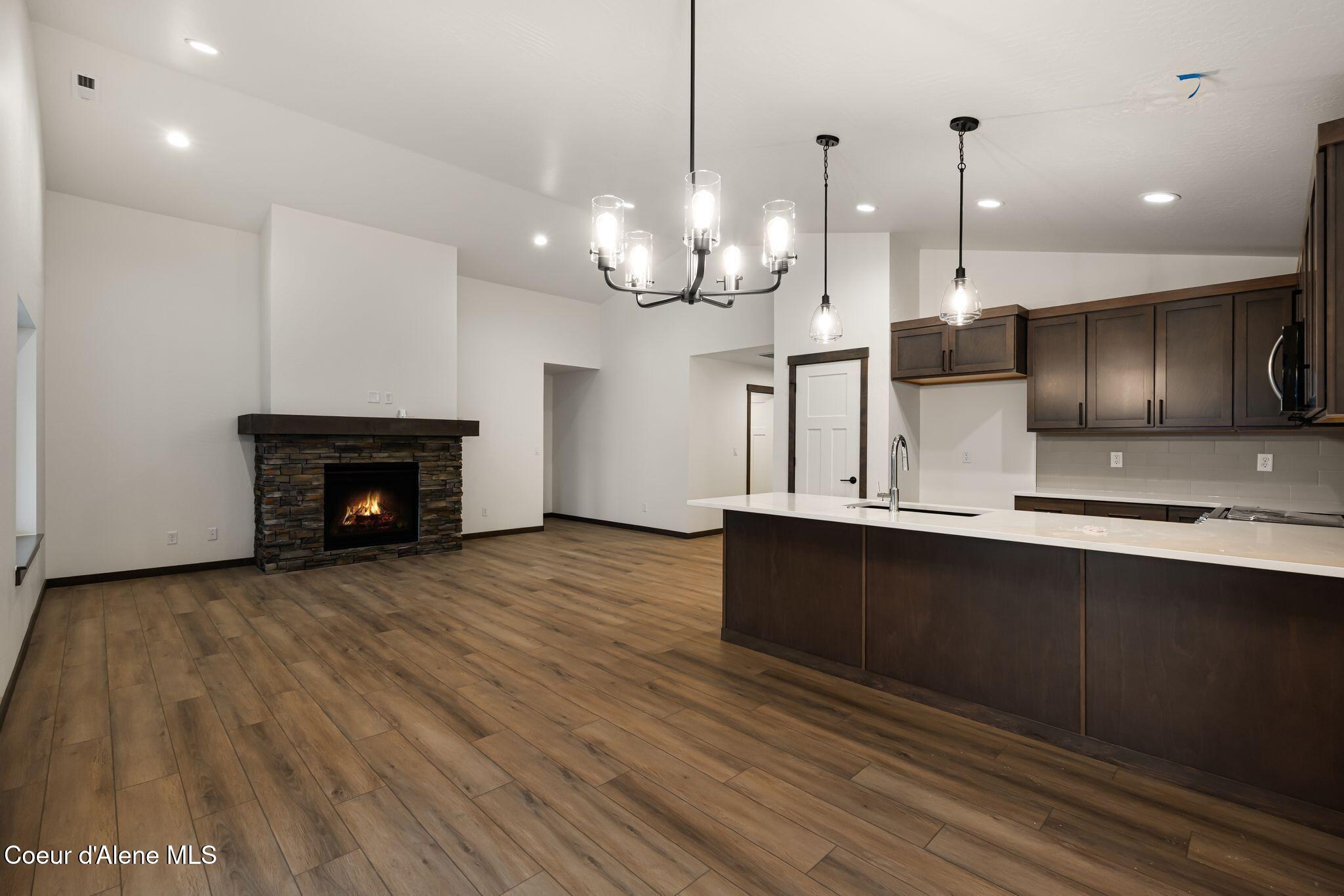 2212 Maverick Court Sandpoint, ID 83864 - Photo 6 of 31 6_A7408333