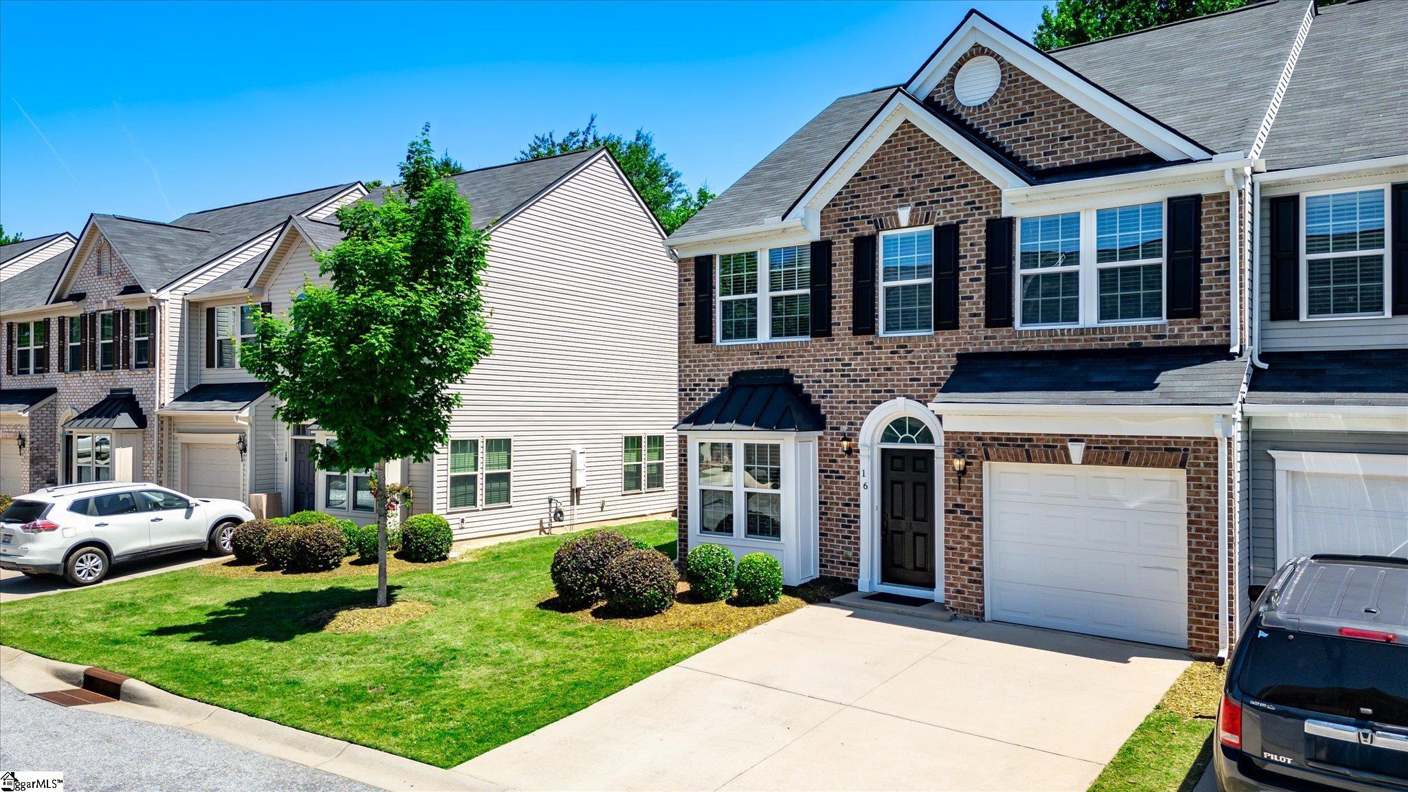 16 Fairchild Way Greenville, SC 29607 - Photo 2 of 34