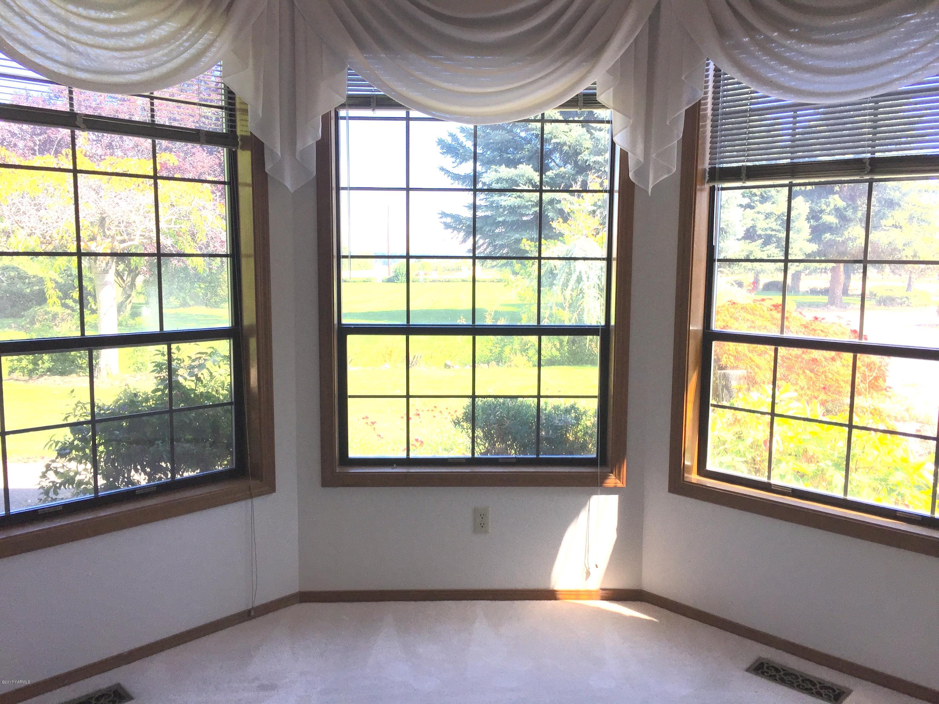 804 Estes Road Yakima, WA 98908 - Photo 11 of 18