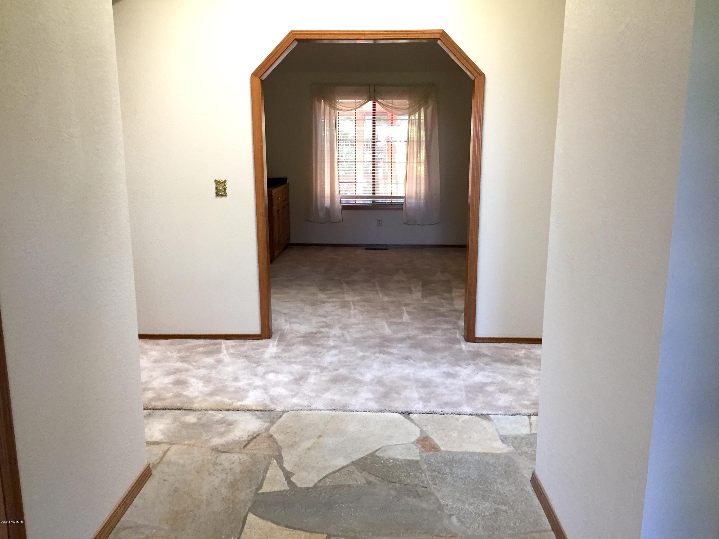 804 Estes Road Yakima, WA 98908 - Photo 10 of 18 a view of a front door of a house