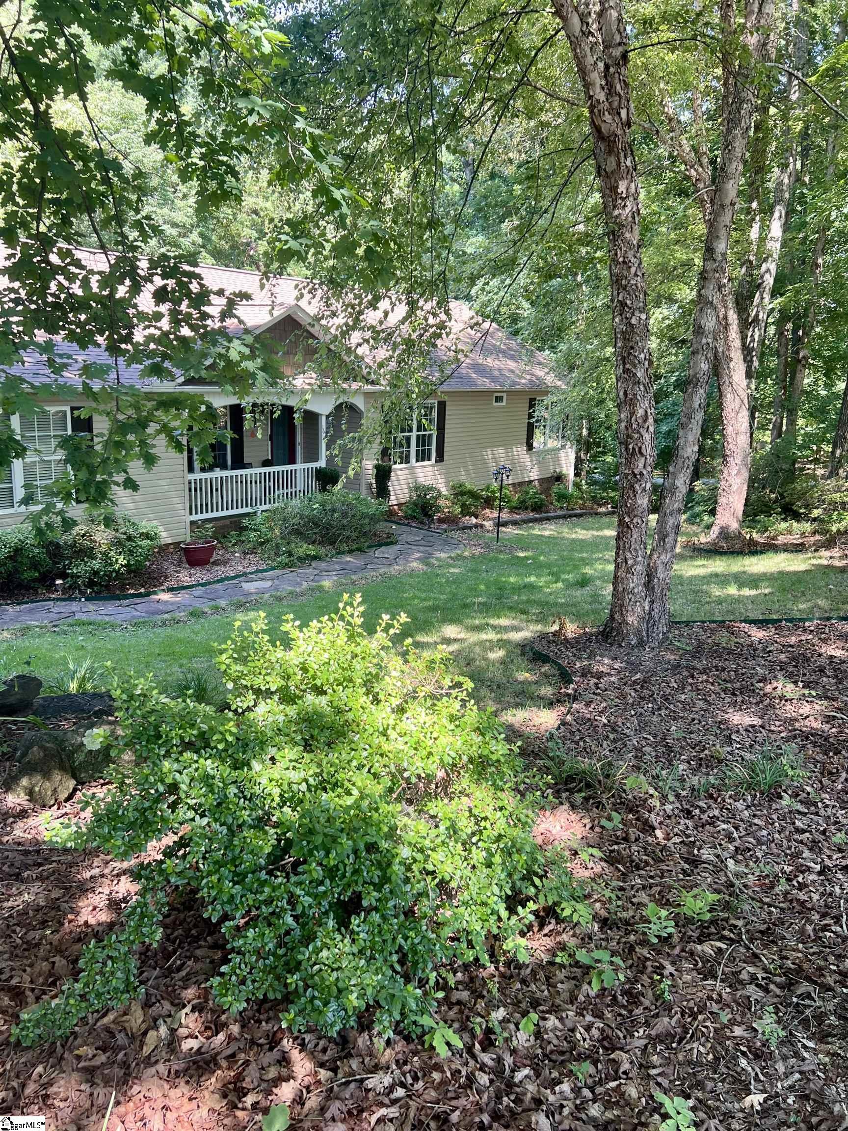 161 Timberlake Drive Inman, SC 29349 - Photo 2 of 27