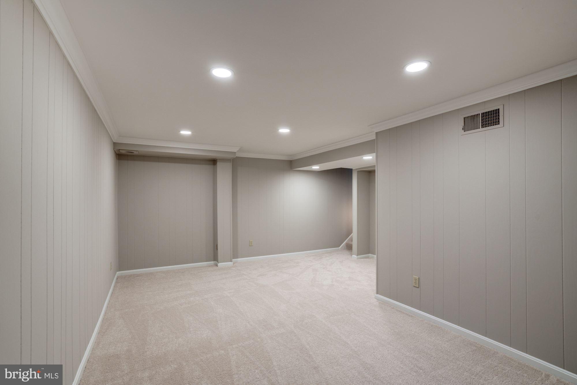 2444 Alsop Court Reston, VA 20191 - Photo 23 of 27 SPACIOUS ROOM FOR RELAXING