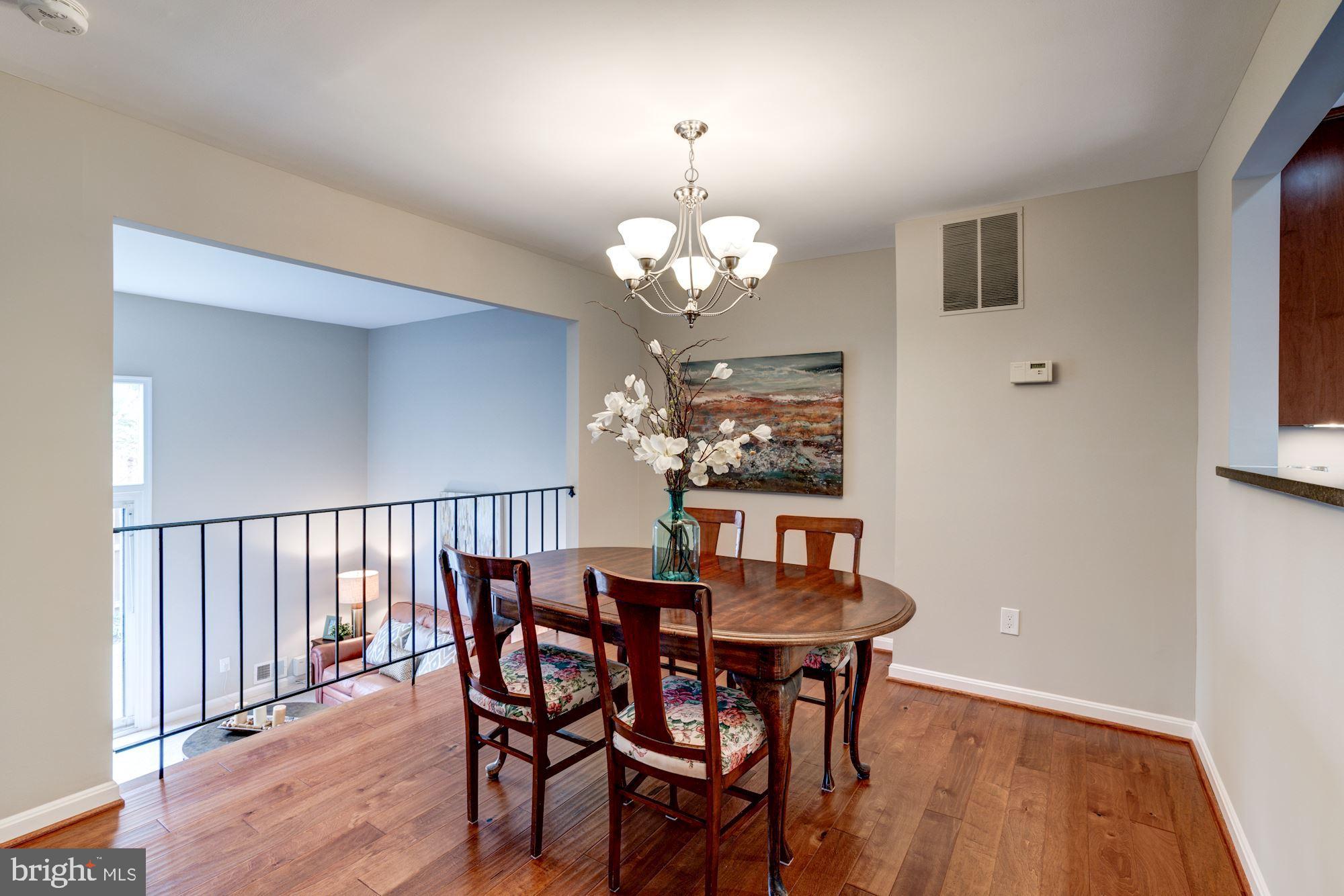 2444 Alsop Court Reston, VA 20191 - Photo 9 of 27 DINING ROOM