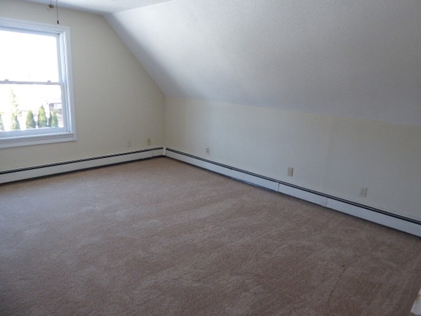 276 Harkness Avenue Springfield, MA 01118 - Photo 6 of 11