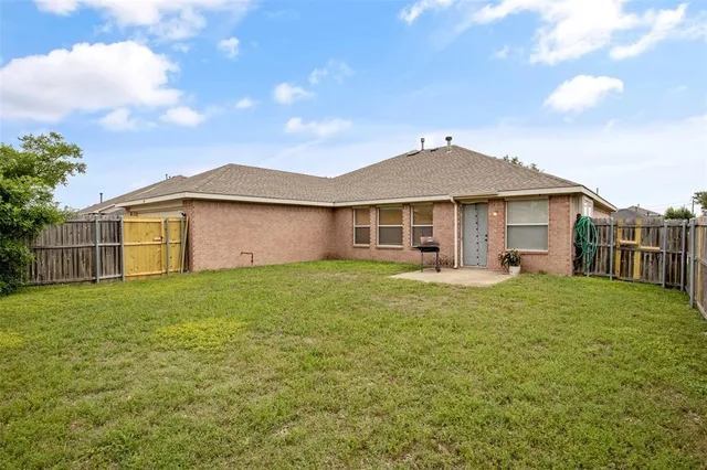$315,000 | 141 Buffalo Creek Drive, DeSoto, TX 75115