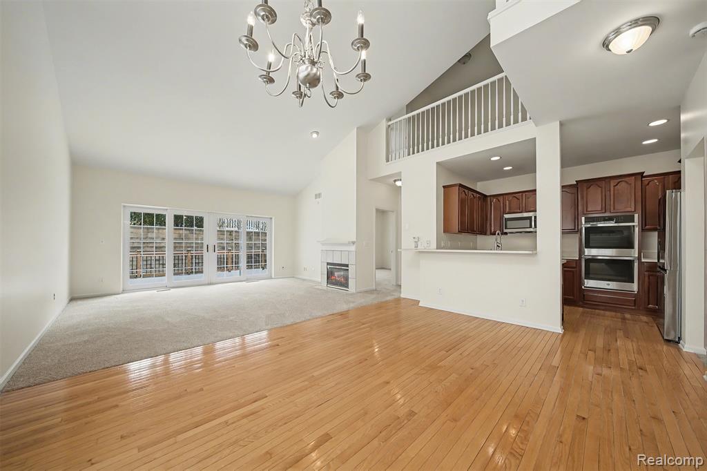 638 West Bluff Court, Unit 31 Rochester Hills, MI 48307 - Photo 7 of 49