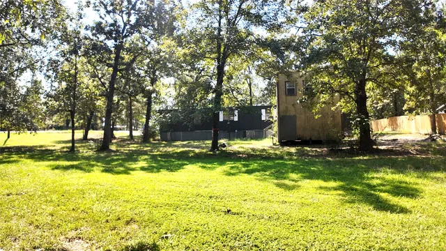 $1,300 | 251 Oakdale Drive, Huntsville, TX 77320