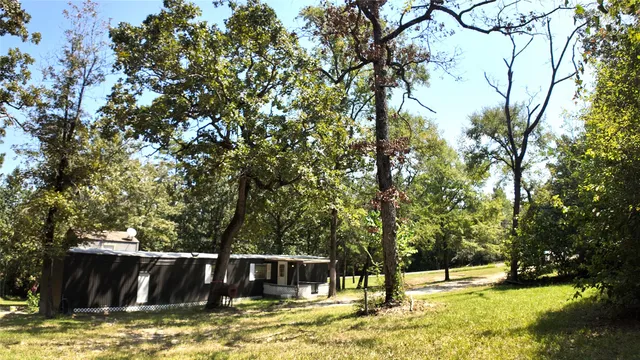 $1,300 | 251 Oakdale Drive, Huntsville, TX 77320