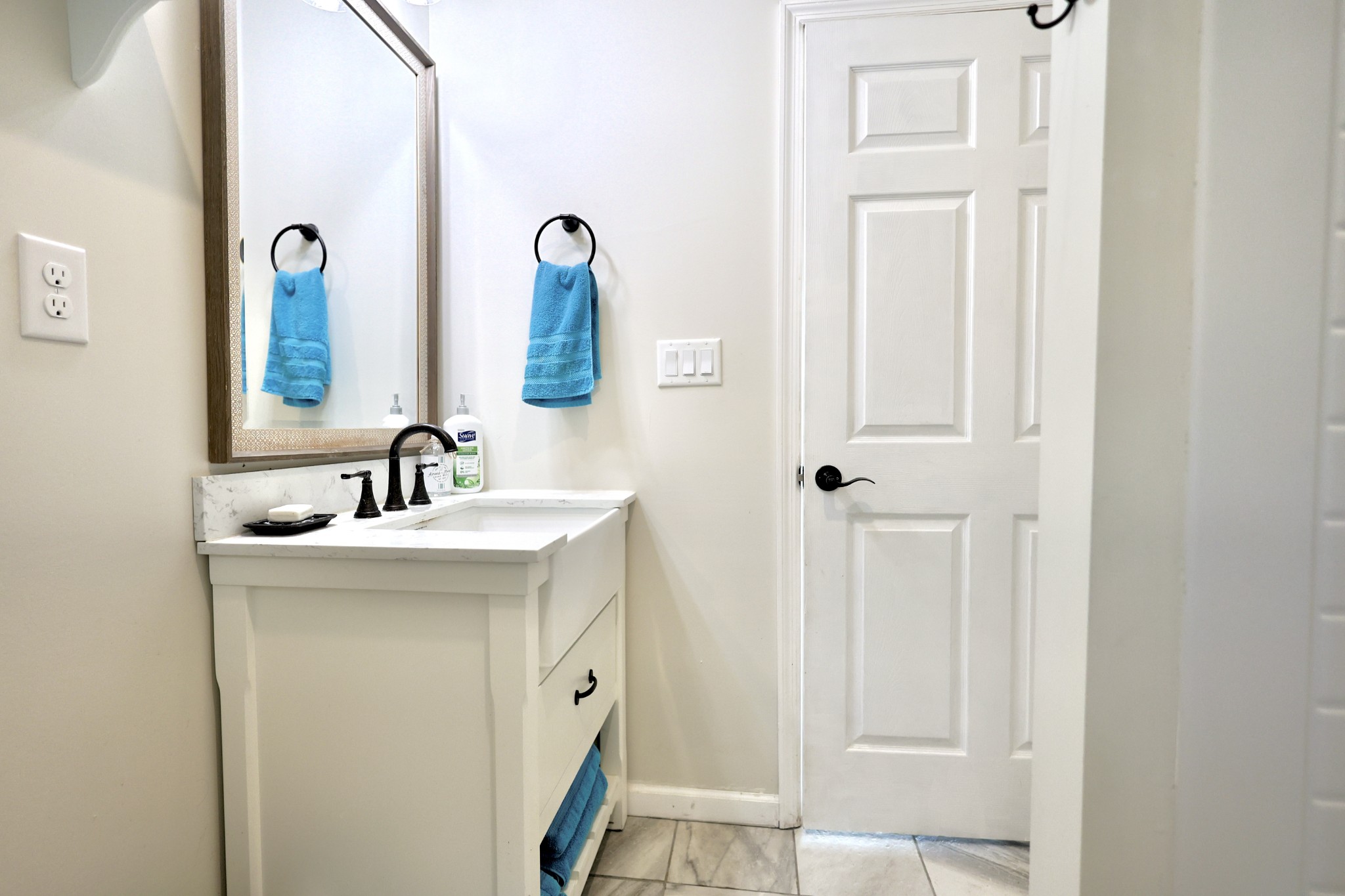 11250 Shelbyville Road Morrison, TN 37357 - Photo 9 of 33 a bathroom with a sink and mirror